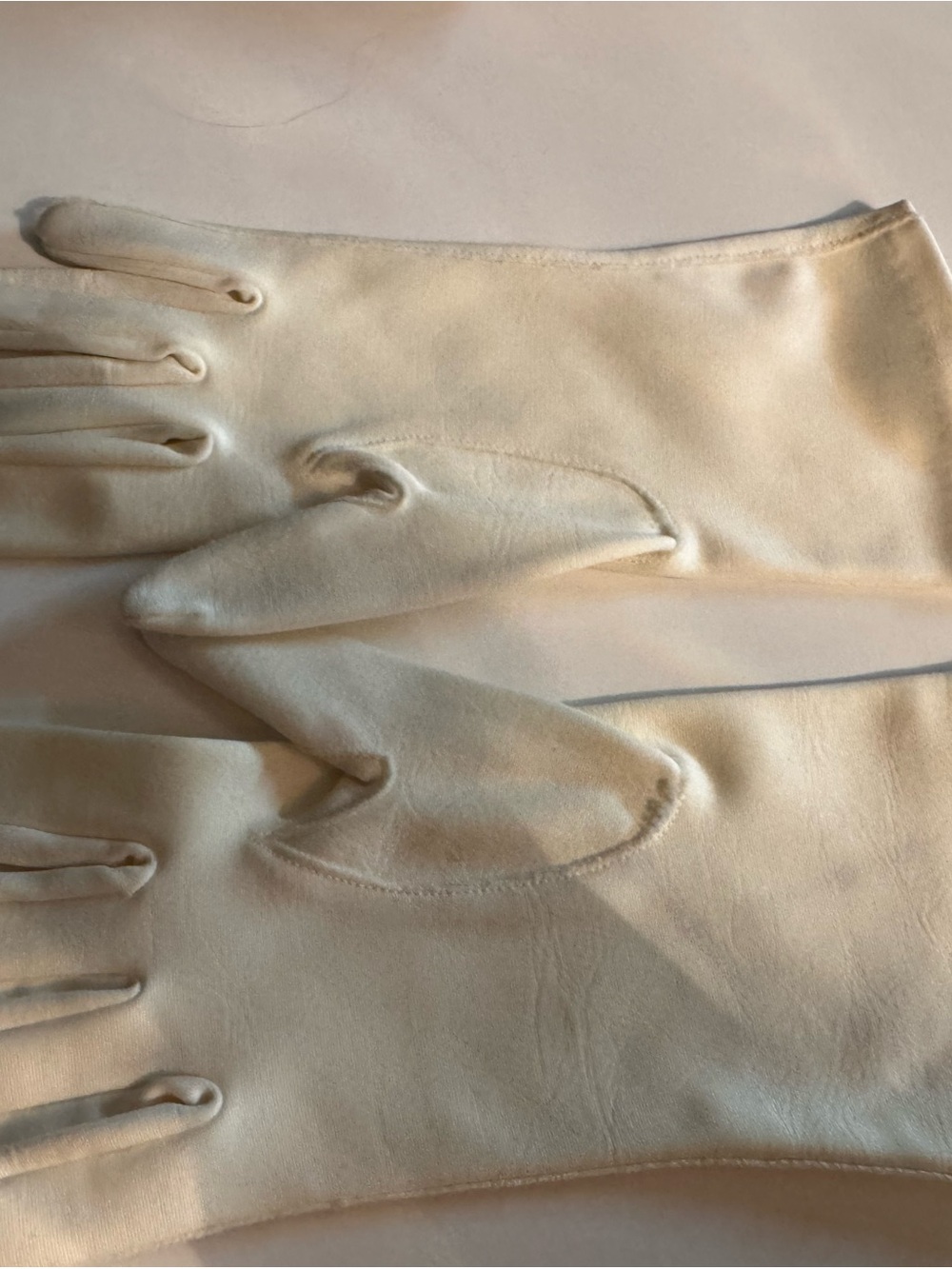 Vintage Classic Cream Women's Dress Gloves- church, bridal
